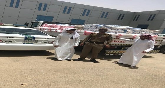 أمن الطرق يقبض على سائق سيارة ينقل مواد غذائية بطريقة غير سليمة