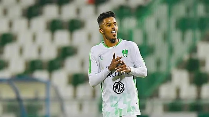 استبعاد "غريب" وضم "عسيري" لمعسكر الأخضر