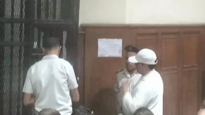 سعد الصغير بقفص الاتهام للنظر في ثاني أيام محاكمته بتهمة تعاطي المخدرات .. فيديو