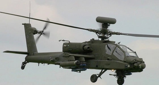 بالفيديو.. مراسل " CNN " يرافق مروحية عسكرية سعودية في الحرب على الحوثيين