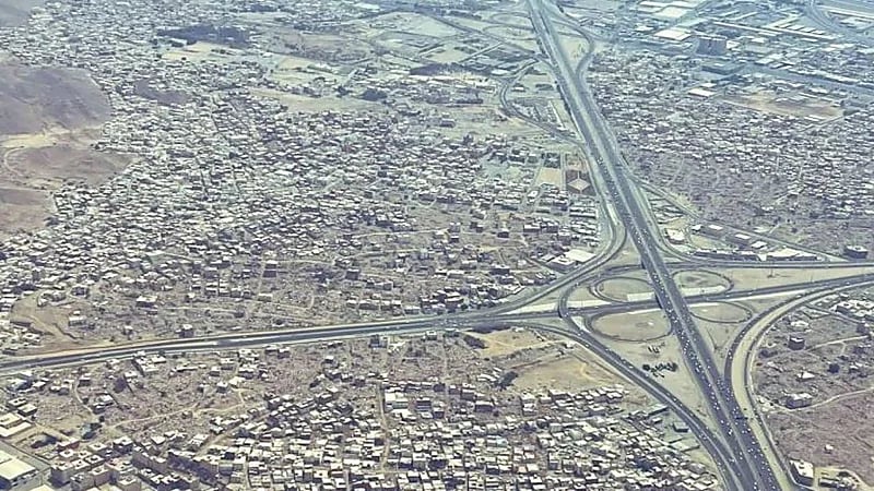 "عشوائيات جدة" تشعر سكان أم السلم وكيلو 14 تمهيدًا لبدء أعمال الإزالة