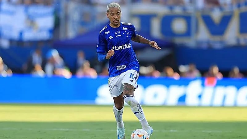 10 ملايين يورو تفلت من خزينة الهلال بسبب لاعبه السابق