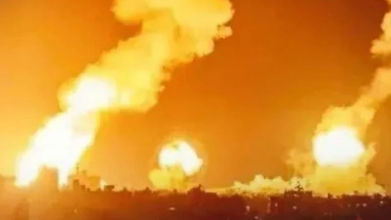 قصف أمريكي على محيط مطار صنعاء