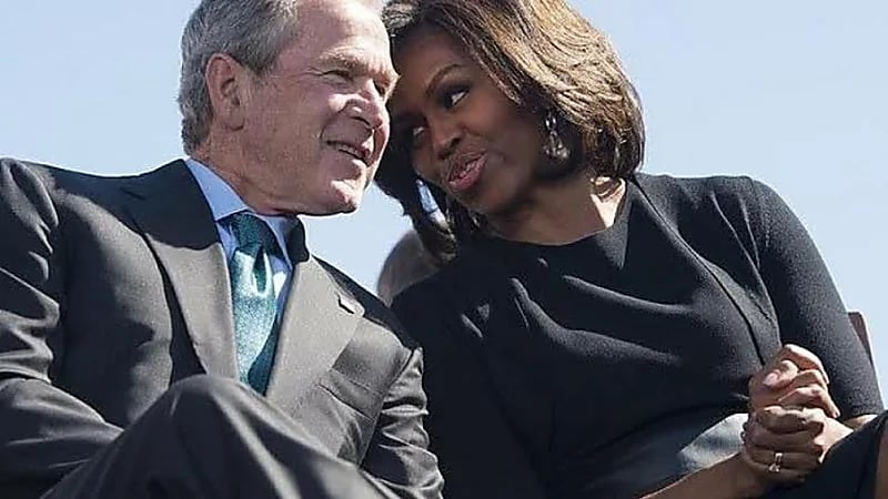 زوجة أوباما عن علاقتها ببوش الابن:"أنا أحبه حتى الموت"