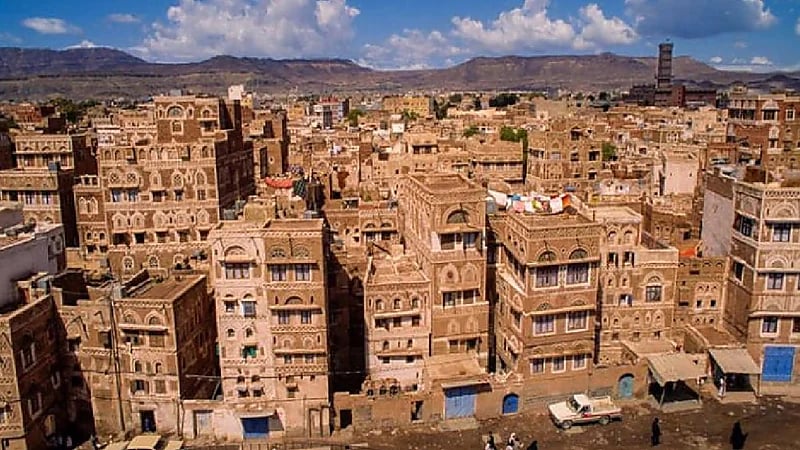 بالفيديو..موجة سخرية تطال ميليشيا الحوثي بعد إعلان المترو المعلق بصنعاء