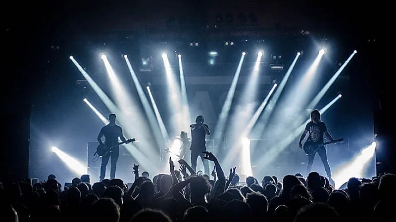 إلغاء حفل فرقة موسيقية استخدمت عبارات معادية للإسلام بفرنسا