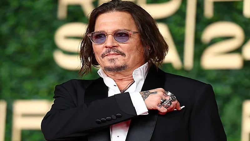 جوني ديب: مدينة العلا فريدة وأتمنى توثيقها في فيلم