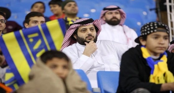 شاهد.. آل الشيخ في مدرجات مباراة النصر والرائد
