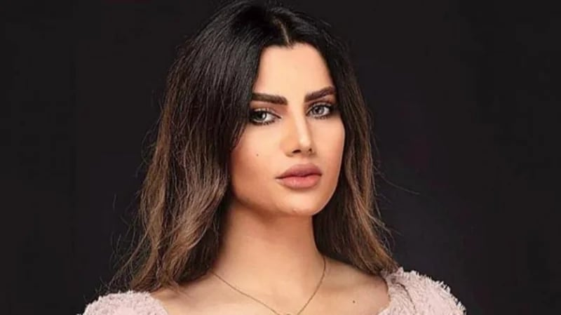 كادي القيسي توضح حقيقة التقاطها سيلفي مع جثة والدها