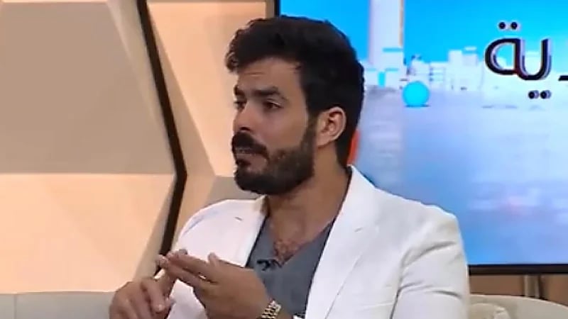 "طبيب أسنان" يوضح طرق العناية باللثة (فيديو)