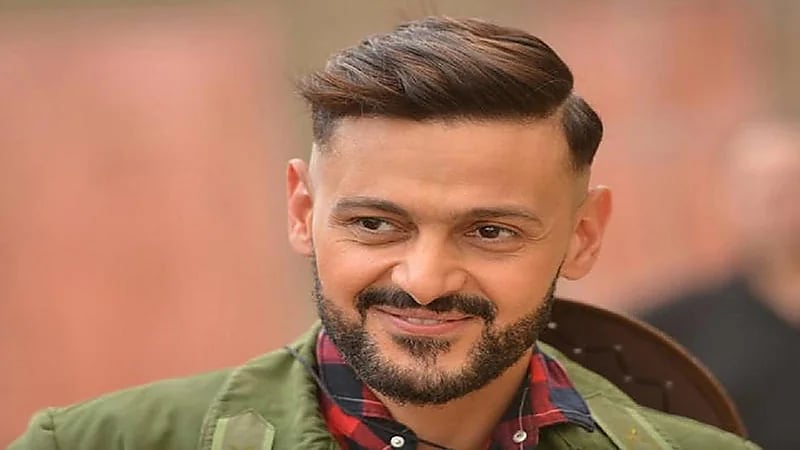 بالفيديو.. مقالب رامز جلال مع أصدقائه في كواليس فيلم "أحمد نوتردام"