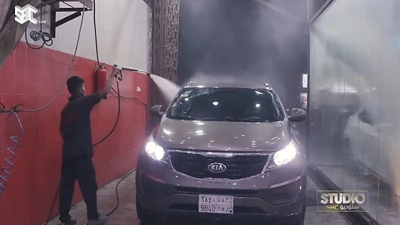 بالفيديو.. السيدات ضحايا استغلال العمالة في ورش السيارات ومراكز الصيانة