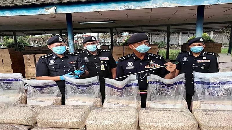 بالصور .. "مكافحة المخدرات" تساهم في إحباط أكثر من 3 مليون قرص أمفيتامين مخدر