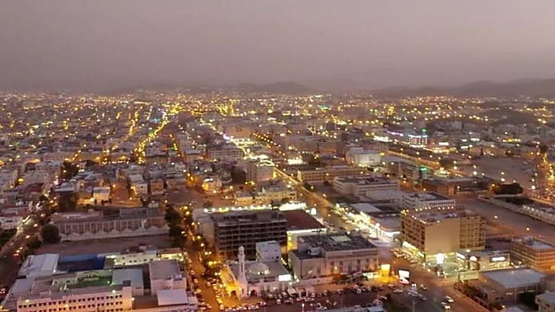 العيدية بالطائف مظهر اجتماعي لتبادل التهاني بالعيد السعيد