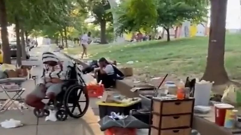 بالفيديو.. مشاهد للمشردين ومدمني المخدرات في شوارع مدينة فيلاديلفيا