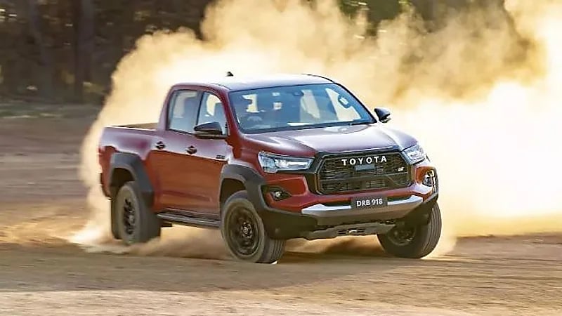 بالصور.. تويوتا تُزيح الستار عن نسختها الجديدة هايلكس GR SPORT