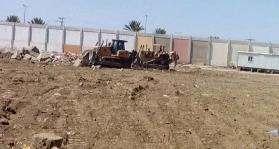 مواقف خاصة لمركبات الجنود المرابطين بالحد الجنوبي  بجوار " مطار أبها "