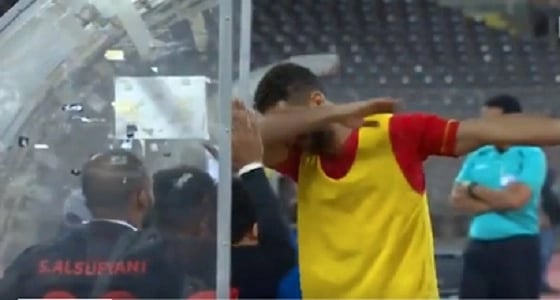 بالفيديو.. رقصة " الداب " تهدد لاعب في دوري الدرجة الأولى بالسجن