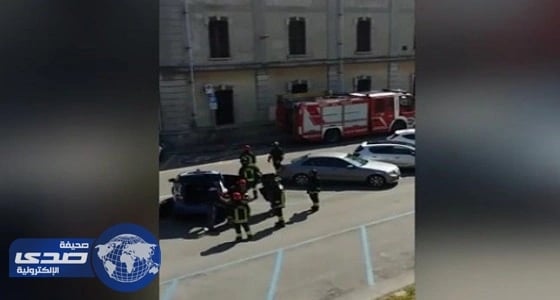 طالب يثير الذعر بإيطاليا لتركه حقيبته في ساحة عامة