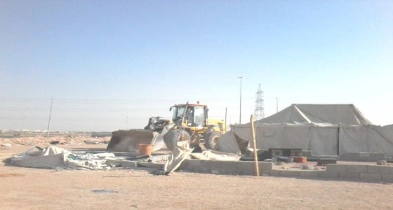 بالصور.. إزالة 61 مخيما مخالفا بالنسيم