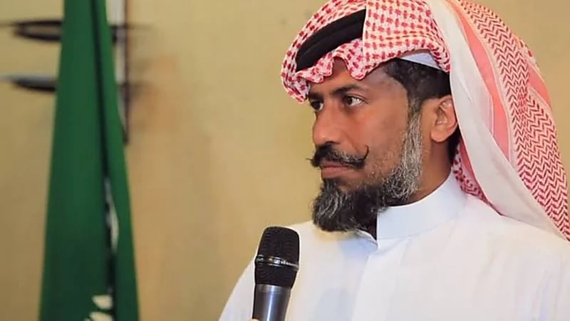 عبدالعزيز الشمري يناشد المسؤولين السفر إلى الخارج للعلاج