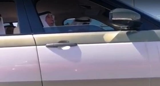 بالفيديو.. الشيخ خليفة بن زايد يتجول في شوارع أبوظبي