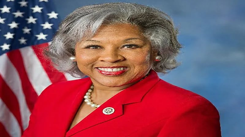 نائبة أمريكية تتعرض للتعنيف بسبب مطالبتها لزميلها بارتداء الكمامة