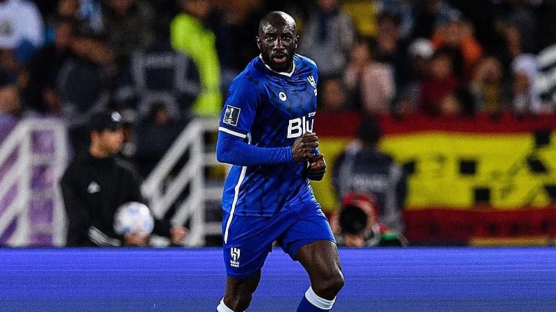 لاعب الهلال السابق يقترب من الدوري الإماراتي .. فيديو