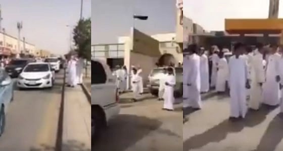 بالفيديو.. " التهور " يدفع طلاب مدرسة أهلية لممارسة التفحيط عقب الاختبارات