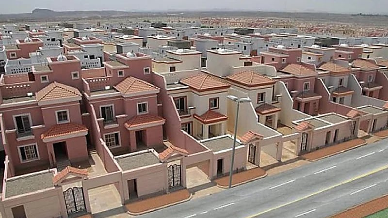 بالفيديو .. "الشوؤن البلدية" توضح شرطا لتمكين المستفيد من تملك مسكنه ببرنامج الإسكان التنموي