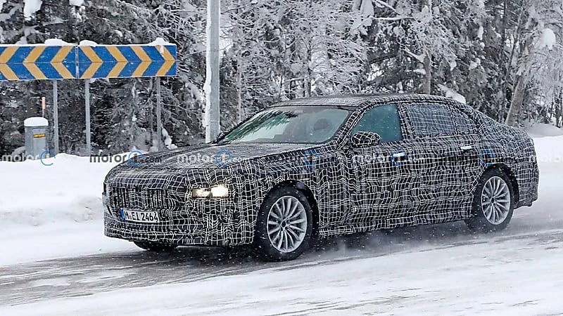 صور مسربة تكشف أحدث سيارات بي إم دبليو الفئة السابعة 2023