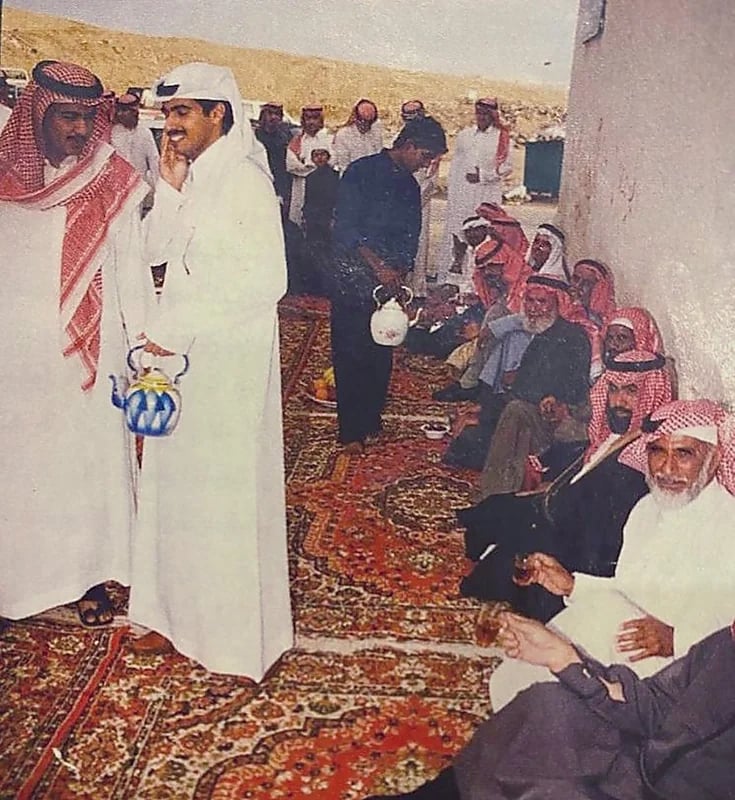 لقطة مفعمة بالحياة لإحدى المناسبات قديما