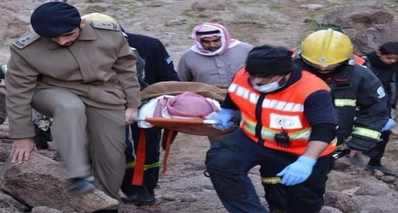 الدفاع المدني يُحذر.. بعد سقوط مواطن إثر تسلقه جبل بـ " حائل "