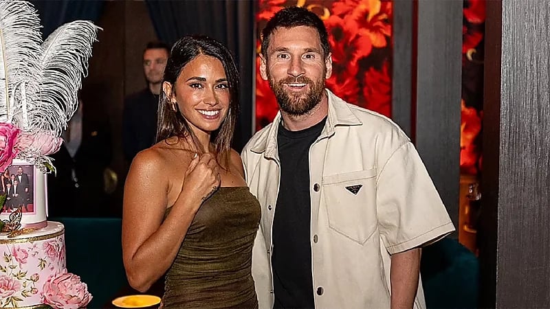 رقص هستيري لـ ميسي في عيد ميلاد زوجته .. فيديو