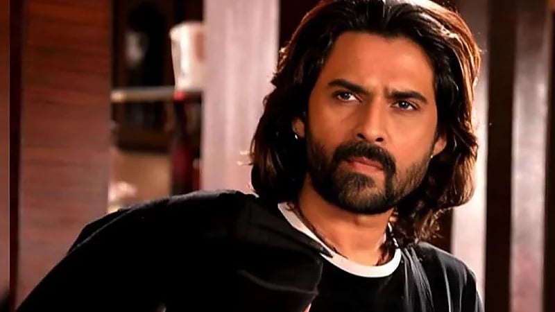 وفاة الفنان موكول ديف عن عمر يناهز الـ 54 عامًا