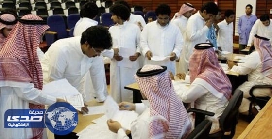 مسؤول ينتقد العمل ويؤكد: توطين الوظائف القيادية يحل مشكلة البطالة 10 سنوات