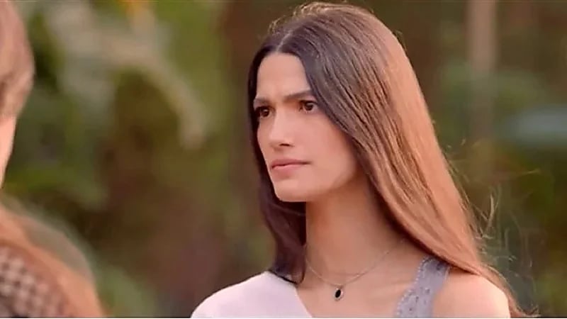 بالصور.. تارا عماد ترتدي الحجاب في أحدث ظهور لها