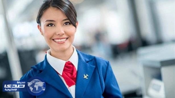 تعرف علي سبب وضع مضيفات الطائرات ايديهن وراء ظهورهن