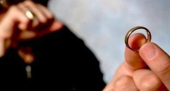 مصرية تطلب الخلع  لخيانة زوجها  مع الخادمة