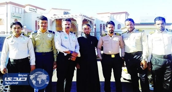 بالفيديو.. مُضيف يطرب ركاب رحلة جوية بأغنية لمحمد عبده