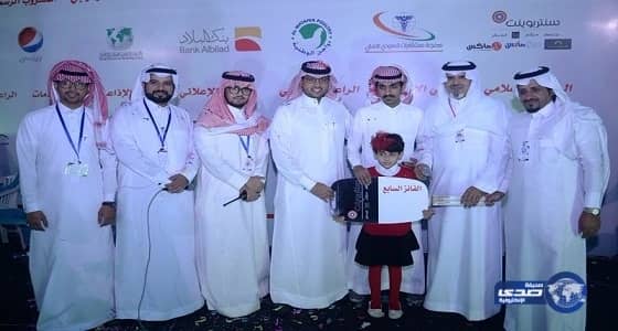 شاب من بييشة يعوض حظه السيء ويفوز بالسيارة السابعة من لاند مارك