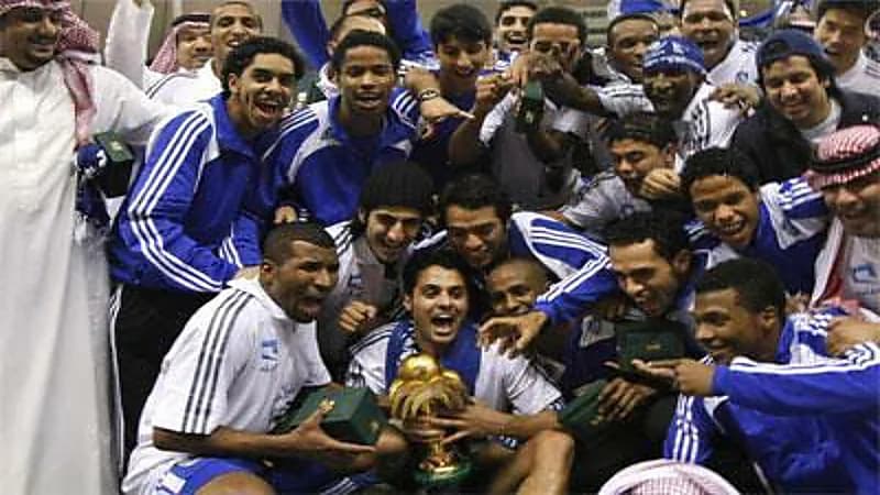 شاهد.. لحظة احتفال الهلال بذكرى تتويجه ببطولة كأس ولي العهد