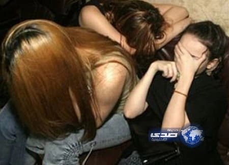 ضبط لبناني يسهل الدعارة لزوجتيه وابنته مقابل المال