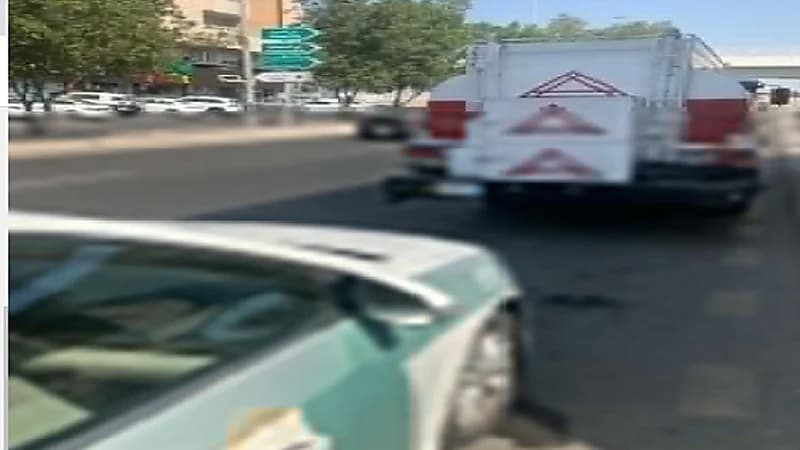 بالفيديو .. ضبط سائق متهور قاد شاحنته المحملة بمواد خطرة بسرعة شديدة