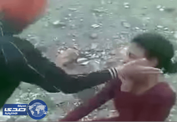 مغربي يختطف الفتيات ويهددهن بالذبح ثم يغتصب أجملهن