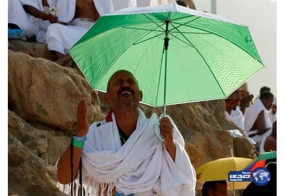 مظلات مجانية للحجاج في المشاعر