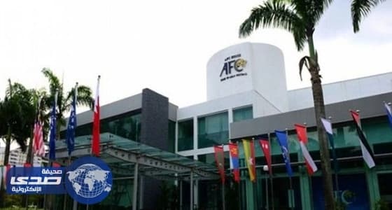 بالصور.. أبناء يحتفلون بوالدهم ويهدونه سيارة بمناسبة تقاعده