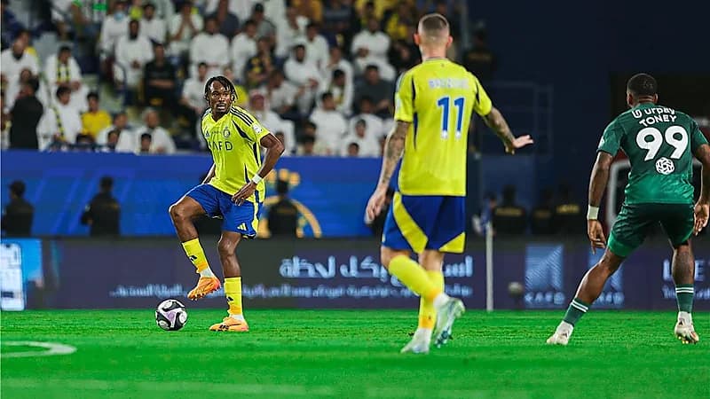ثلاثي النصر مهدد بالإيقاف أمام الأهلي