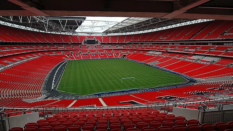 الاتحاد الإنجليزي يمنع رفع أعلام فلسطين وإسرائيل في ويمبلي