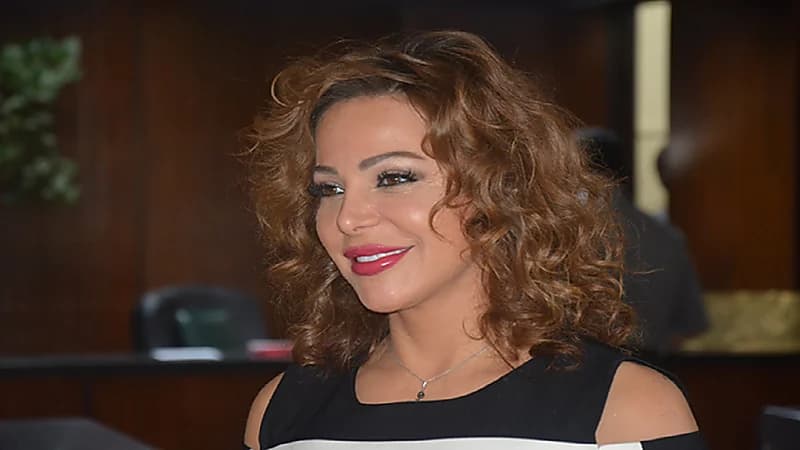بالفيديو.. سوزان نجم الدين تعلق انسحابها على الهواء بسبب سؤال عن بشار الأسد